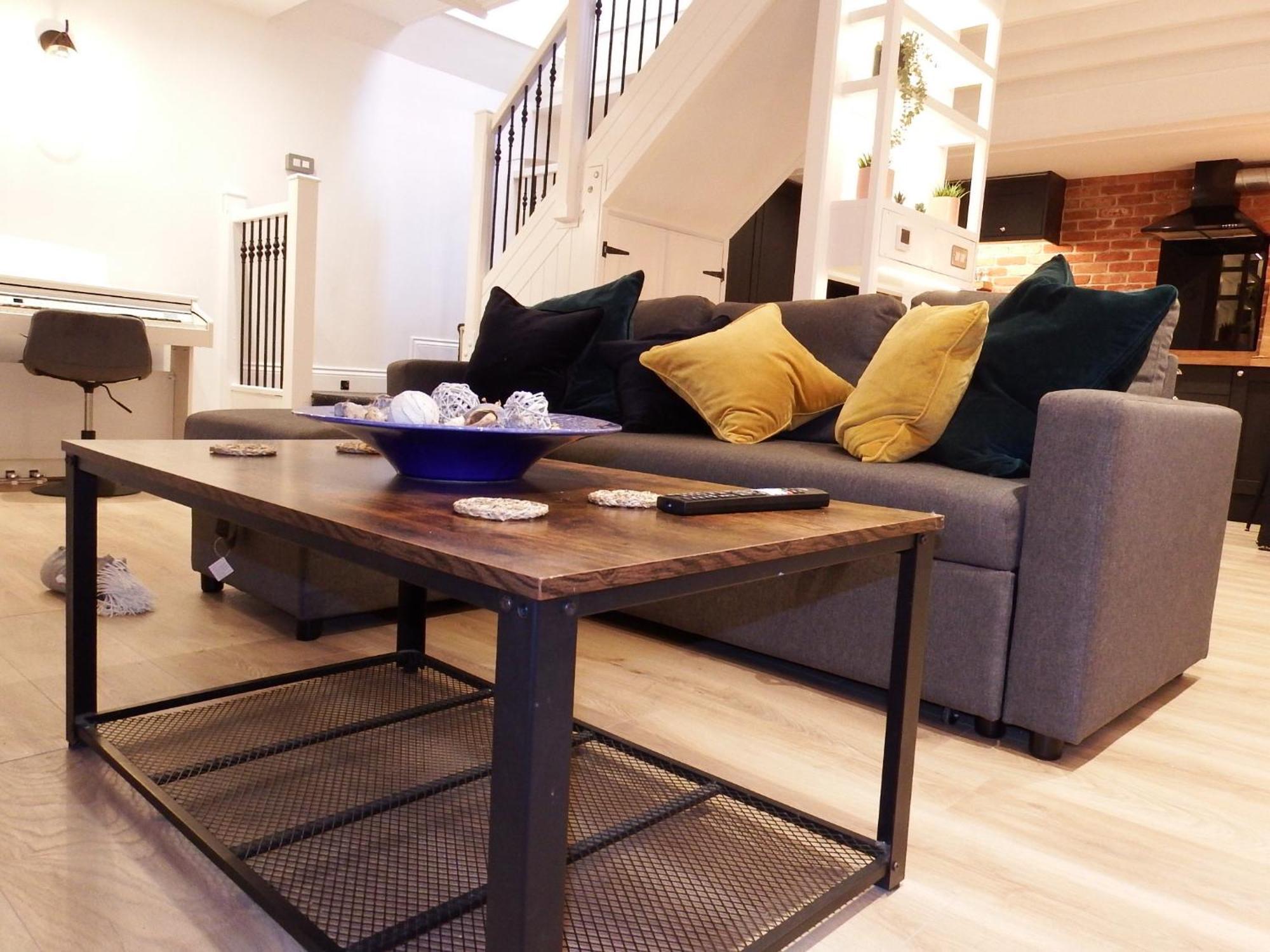 Newly Renovated Stunning Warehouse Apartment Борнмут Экстерьер фото