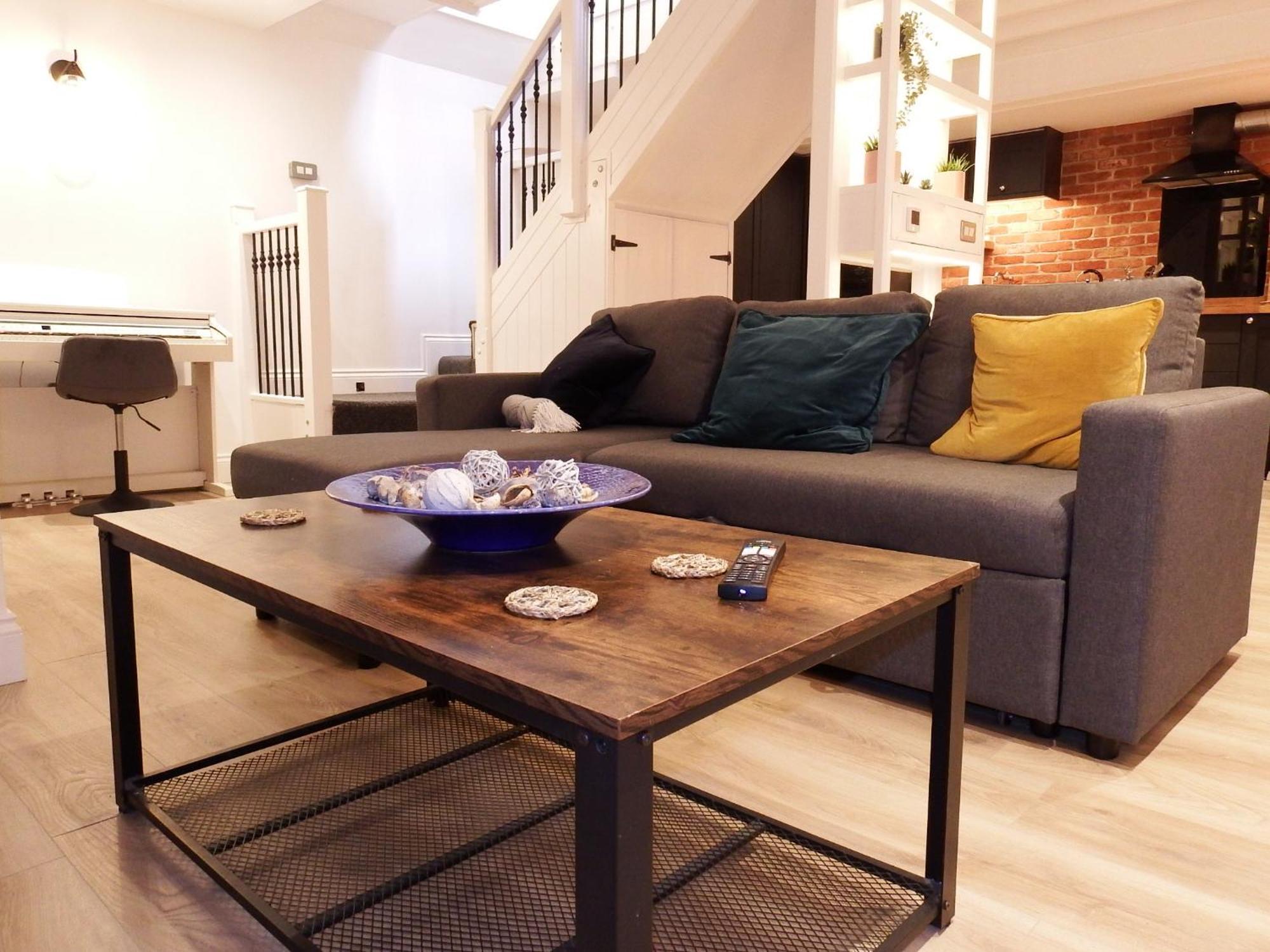 Newly Renovated Stunning Warehouse Apartment Борнмут Экстерьер фото