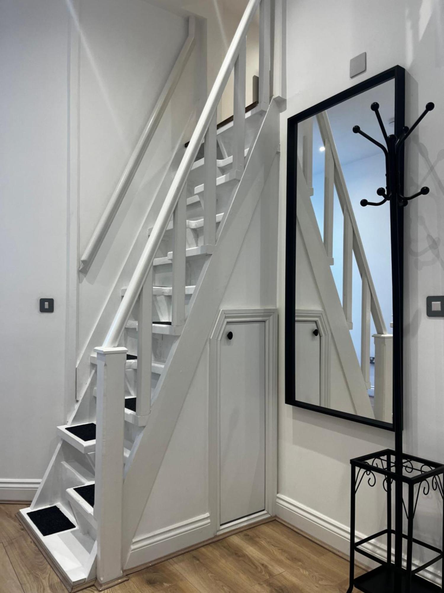 Newly Renovated Stunning Warehouse Apartment Борнмут Экстерьер фото